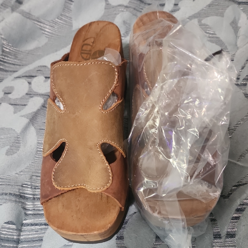 Elegant Brown and Tan Women's Mules
